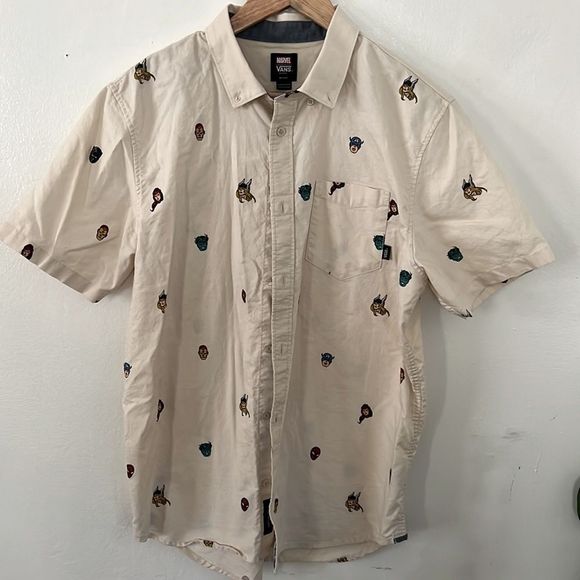 Marvel ĂâVans super hero button down shirt Thor
Spider-Man - Picture 2 of 6